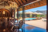 En generel udsigt til bjerge eller udsigt til bjerge taget fra lodgen