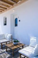 A seating area at Alko Apartments