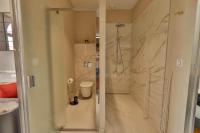 Vonios kambarys apgyvendinimo &#x12F;staigoje Domaine Grand Piquecaillou - L&#39;appartement Loupiac