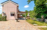 Ogród w obiekcie 4 Bedroom Gorgeous Home In Dobrinj