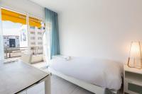 Una cama o camas en una habitaci&oacute;n de WE CANNES ! Cosy 2-bedroom apartment with terrace Cannes Center