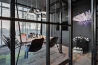 Moxy Szczecin Cityにあるシーティングエリア