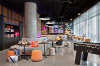 Moxy Szczecin Cityにあるシーティングエリア