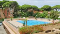 Bazén v ubytovaní Studio proche port et plages, piscine alebo v jeho blízkosti