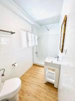 Koupelna v ubytování Apartamentos Hotel Puente de Hierro
