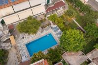 Bazén v ubytovaní Breeze apartment alebo v jeho blízkosti