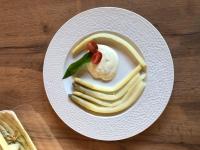 Đồ ăn tại/gần nhà khách