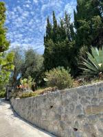 Ogród w obiekcie Entre Nice et Monaco grande Villa avec piscine privée 12 personnes