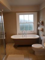 Koupelna v ubytování Cheltenham Townhouse - 3/4 bed