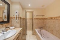 Kúpeľňa v ubytovaní Mijas Costa, Apartment Near to Beach, Wyndham