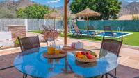 Bazén v ubytování Los Tablazos 29 Nerja by Ruralidays nebo v jeho okolí