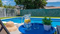 Bazén v ubytování Los Tablazos 29 Nerja by Ruralidays nebo v jeho okolí