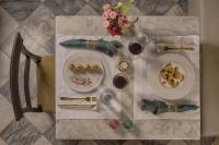 Jídlo v hotelu nebo okolí