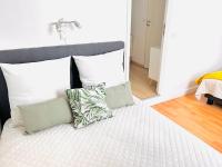 Posteľ alebo postele v izbe v ubytovaní 1 Bedroom flat with Balcony Cannes Center Croisette 6ppl