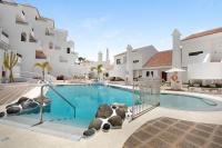 Bazén v ubytovaní Penthouse Sea View Jacuzzy terrace & pool alebo v jeho blízkosti