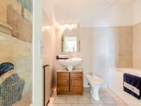 Koupelna v ubytov&aacute;n&iacute; Apartment Les Jardins del Mar-3 by Interhome