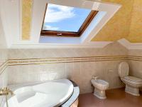 Koupelna v ubytování Villa Remoan