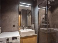 Łazienka w obiekcie Bel appart 4* avec jardin privé, à 350m de la Flégère, WIFI, PARKING - FR-1-343-213
