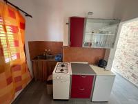 Kuchnia lub aneks kuchenny w obiekcie Apartments Peronja Jelsa Seafront