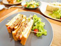 Jídlo v hotelu nebo okolí