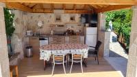 Kuchyňa alebo kuchynka v ubytovaní Country Home Močilo, Zagvozd