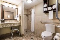 Habitación con cama extragrande y ducha a ras de suelo - Adaptada para personas con movilidad reducida