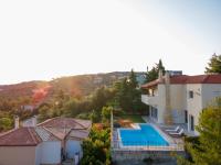 Bazén v ubytovaní VILLA SISSY CAREFREE VACATIONSΘΕ alebo v jeho blízkosti
