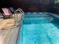 Bazén v ubytovaní VisitZakopane - Diamond Spa Apartment alebo v jeho blízkosti