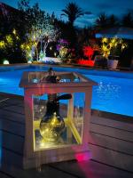 Basen w obiekcie Chalet con piscina privada Cortijo Indalo VTAR/AL/00447 lub w pobliżu