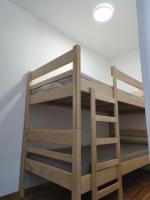 Poschodová posteľ alebo postele v izbe v ubytovaní Comfortable apartment near Pula