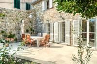 Patio alebo iná vonkajšia časť ubytovania House Gajarda