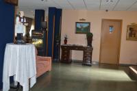 Televízia a/alebo spoločenská miestnosť v ubytovaní Hotel Don Pelayo