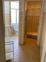 Koupelna v ubytování Room in Lisbon centre