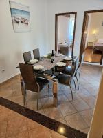 Posedenie v ubytovaní Apartments Nono