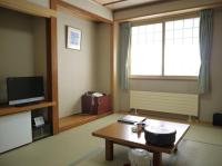 KKRかわゆにあるテレビまたはエンターテインメントセンター