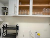 Waikiki Condo 2 Bedrooms 2 Bathrooms with 1 free parking spaceの見取り図または間取り図