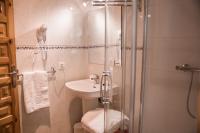 A bathroom at Gaztainuzketa Mendi Etxeak