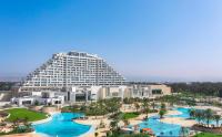Bazén v ubytování City of Dreams Mediterranean - Integrated Resort, Casino & Entertainment nebo v jeho okolí