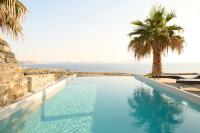Bazén v ubytovaní Villa Alitis by Mykonos Rocks alebo v jeho blízkosti
