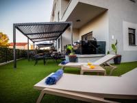 Posedenie v ubytovaní My Adriatic Place with private garden and garage