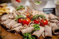 Jídlo v hotelu nebo okolí