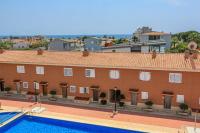 Bazén v ubytovaní LITORAL COSTA DORADA - ITXAS LUR Only families alebo v jeho blízkosti