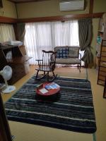 Private Room 1 Japanese Vintage House 4 Beds, Smoke Free, Free Parking Good to Travel for Tashiro Cats Islandにあるシーティングエリア