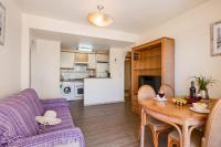 A kitchen or kitchenette at Apartamento Arenal 3 - PlusHolidays