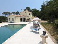 Basen w obiekcie Charmante villa avec grande piscine au calme lub w pobliżu