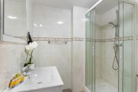 A bathroom at Apartamento Arenal 3 - PlusHolidays