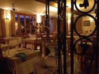Restaurace v ubytování Hotel Llacs De Cardos
