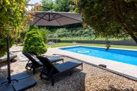 Bazén v ubytování Sarren Villa Pool nebo v jeho okolí