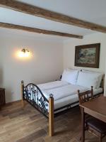 Łóżko lub łóżka w pokoju w obiekcie Lesní Hotel Peršlák