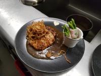 Jídlo v hotelu nebo okolí